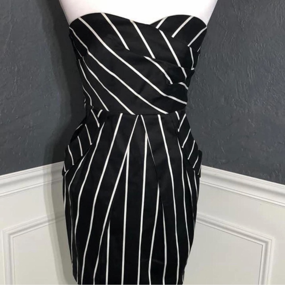 A.Byer Strapless Black‎ White Pinstripe Mini Dress Sweetheart Size 3